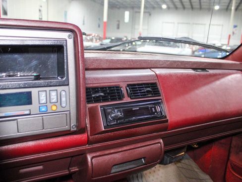 Used 1990 GMC Sierra 1500 2WD Regular Cab image 14