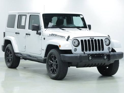 Used 2017 Jeep Wrangler Unlimited Sahara image 3