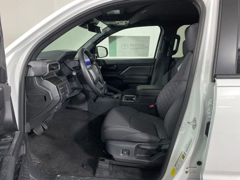 New 2025 Toyota Tacoma SR5 image 7