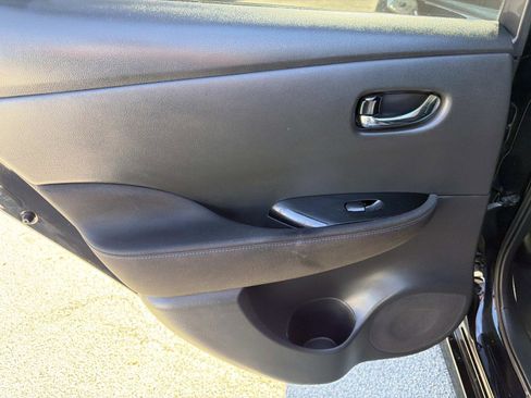 Used 2019 Nissan Leaf SV Plus w/ SV Plus Technology Package image 9