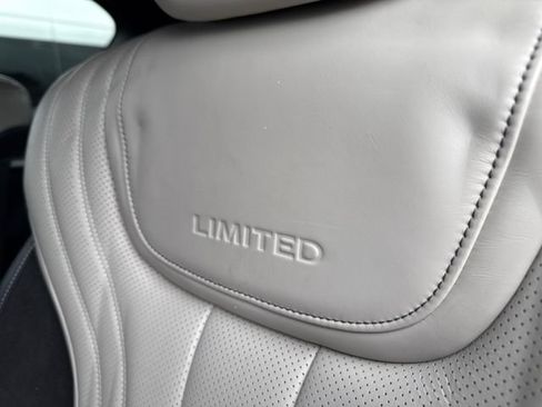 Used 2019 INFINITI QX80 Limited AWD/4WD image 12