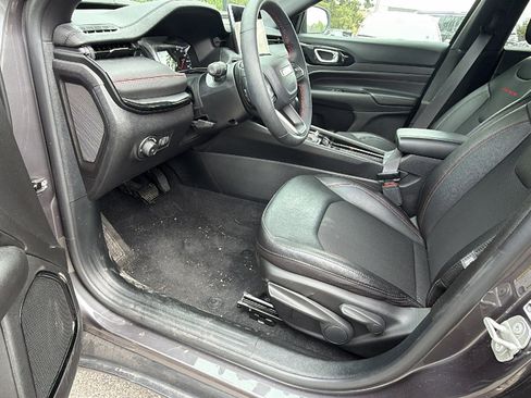 Used 2024 Jeep Compass Trailhawk AWD/4WD image 16