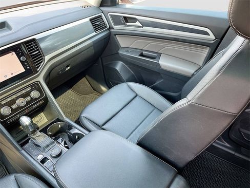 Used 2023 Volkswagen Atlas SEL R-Line image 23