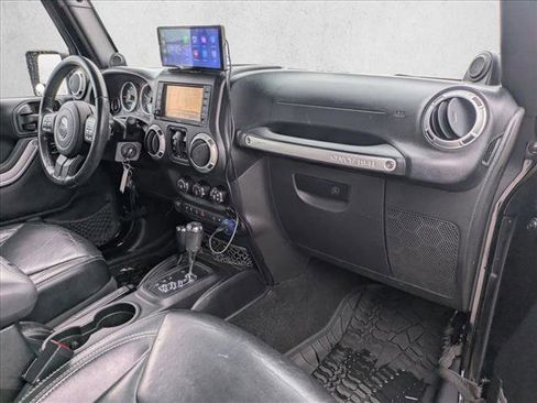 Used 2014 Jeep Wrangler Unlimited Rubicon w/ Connectivity Group image 19