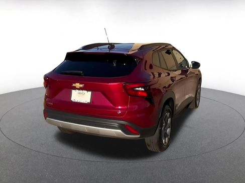 Used 2025 Chevrolet Trax LT image 12