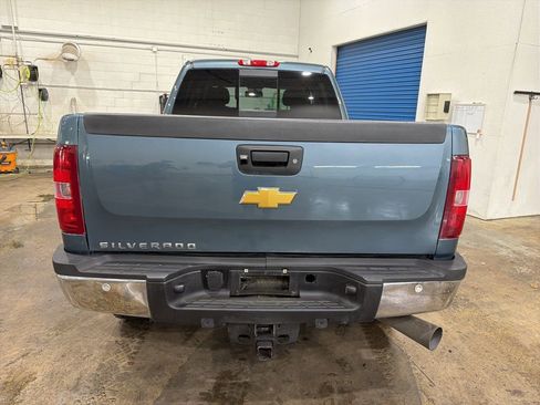 Used 2013 Chevrolet Silverado 2500 LT w/ Interior Plus Package AWD/4WD image 5
