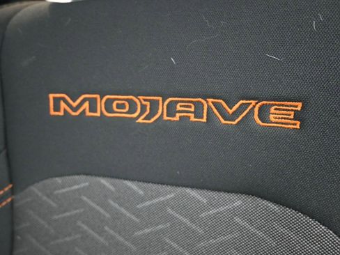 Used 2023 Jeep Gladiator Mojave image 11