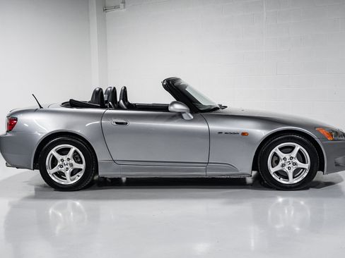 Used 2000 Honda S2000 image 2