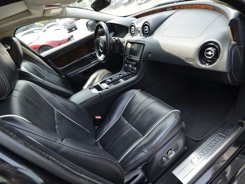 Used 2016 Jaguar XJ R-Sport image 23