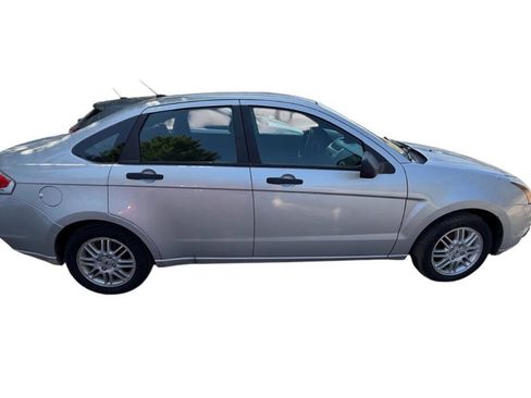 Used 2011 Ford Focus SE w/ 201A Rapid Spec Order Code FWD image 7