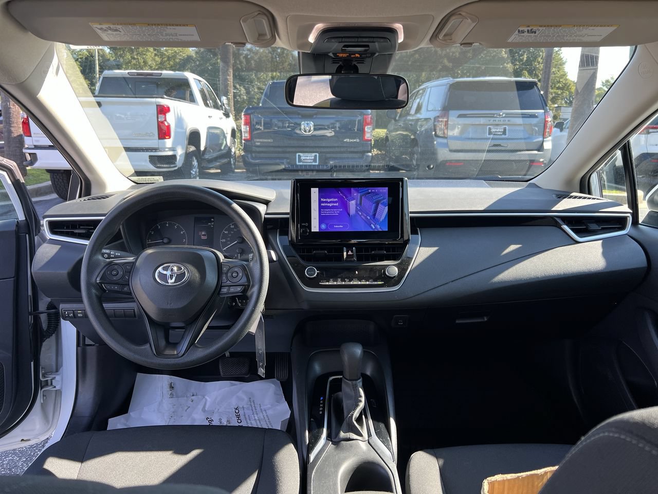 Used 2024 Toyota Corolla LE FWD image 31