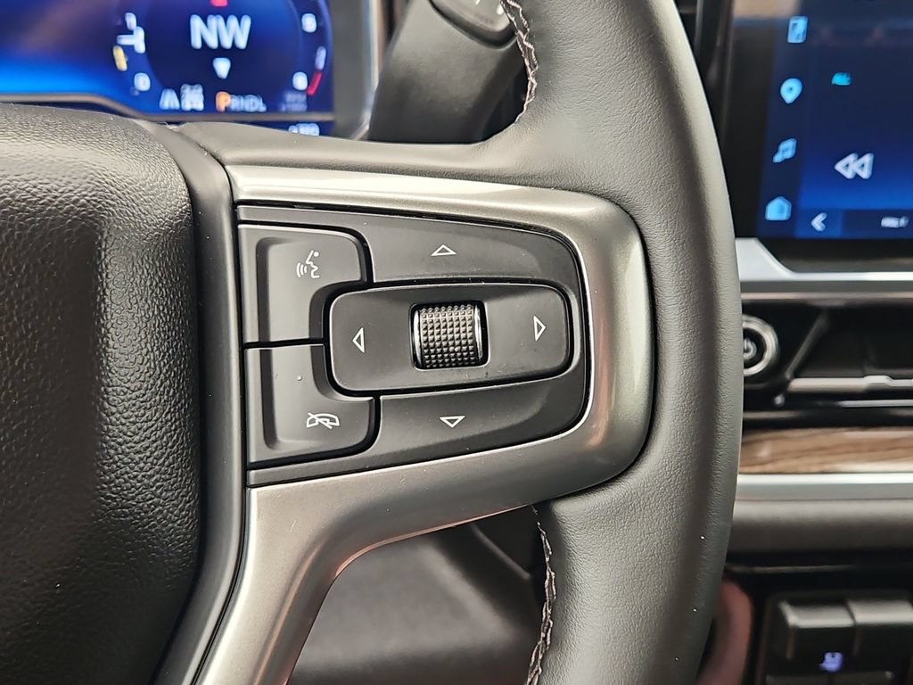 Certified 2025 Chevrolet Silverado 1500 LT AWD/4WD image 25