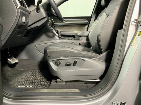 Used 2023 Volkswagen Atlas Cross Sport SEL R-Line image 21