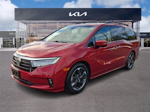 Used 2022 Honda Odyssey Elite image 3