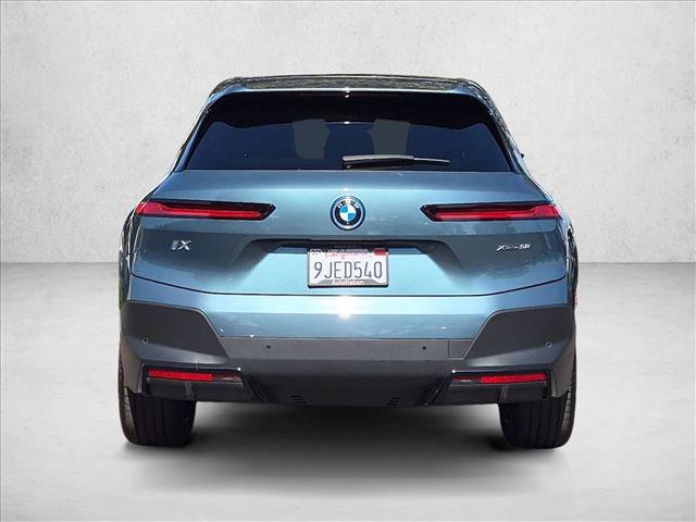 Used 2024 BMW iX xDrive50 w/ Premium Package AWD/4WD image 7