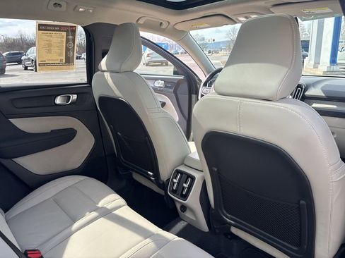 Certified 2023 Volvo XC40 B5 Ultimate AWD/4WD image 45
