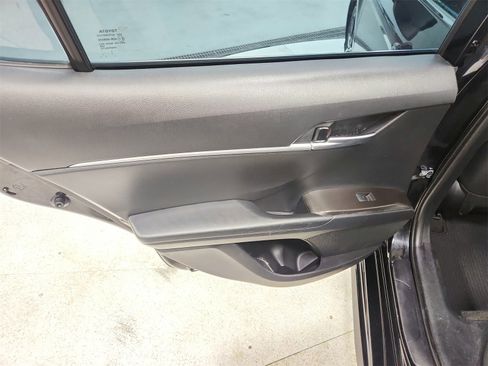Used 2023 Toyota Camry SE image 32