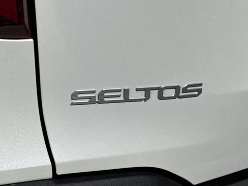 Used 2025 Kia Seltos EX AWD/4WD image 28