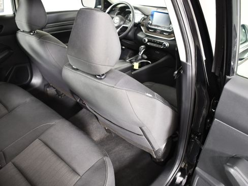 Used 2024 Nissan Altima 2.5 SV FWD image 43