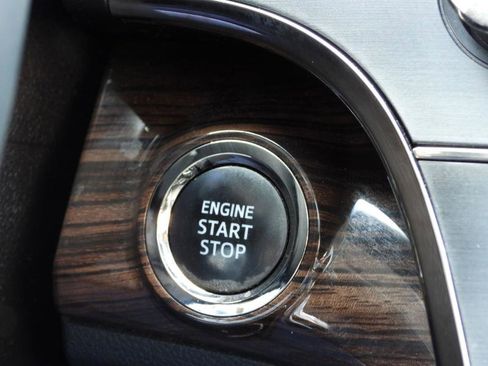 Used 2015 Toyota Avalon Limited image 49