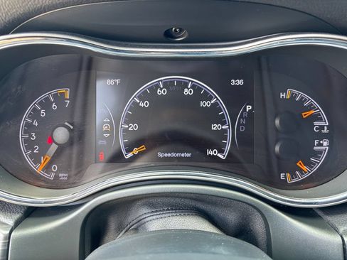 Certified 2020 Jeep Grand Cherokee Laredo RWD image 29