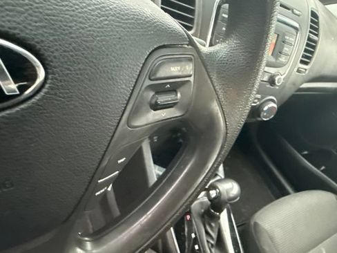 Used 2017 Kia Forte LX FWD image 16