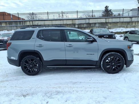 Used 2023 GMC Acadia SLT w/ Elevation Edition image 2