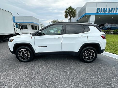 Used 2025 Jeep Compass Trailhawk w/ Trailer Tow Group AWD/4WD image 8