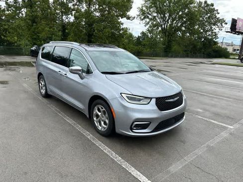 Used 2021 Chrysler Pacifica Limited FWD image 22