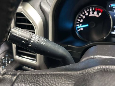 Used 2019 Ford F150 Lariat w/ Equipment Group 502A Luxury AWD/4WD image 32