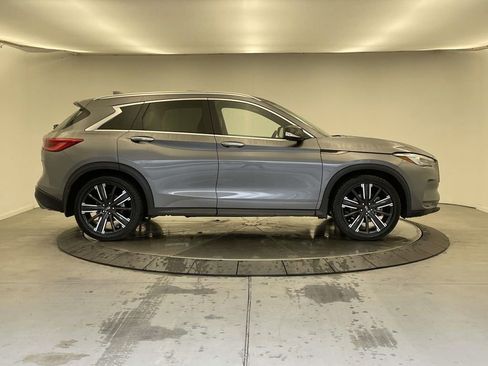Used 2021 INFINITI QX50 Luxe w/ Appearance Package image 8