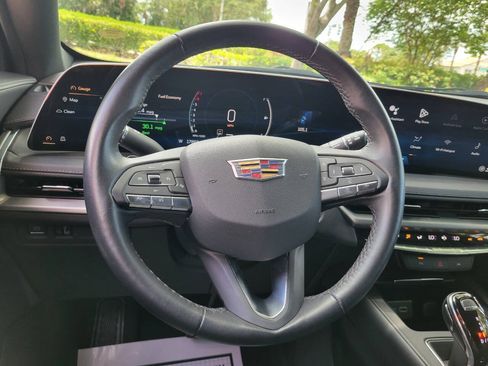 Used 2025 Cadillac XT4 Premium Luxury FWD image 24