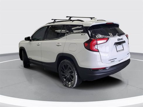 Used 2023 GMC Terrain SLT w/ Elevation Edition image 4