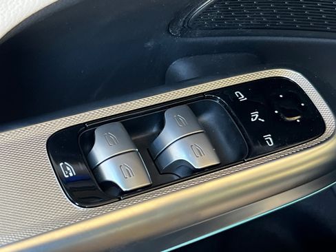 New 2025 Mercedes-Benz E 350 4MATIC Sedan image 13