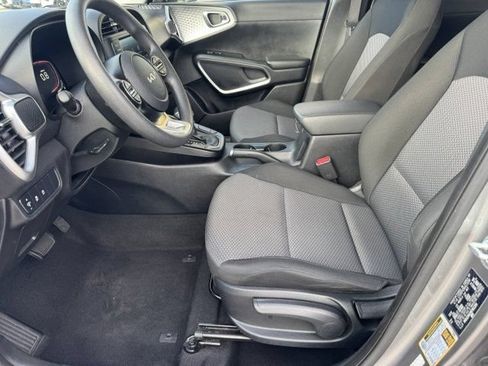 Certified 2024 Kia Soul LX w/ Option Group 015 FWD image 33