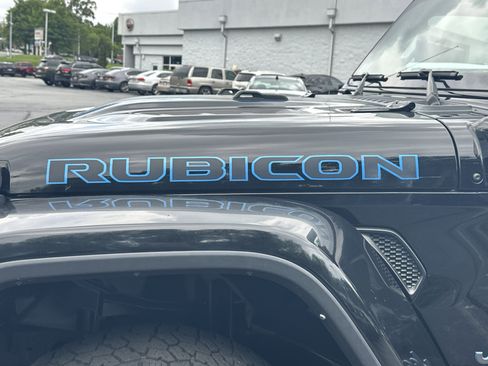 Used 2022 Jeep Wrangler Unlimited Rubicon 4xe AWD/4WD image 14