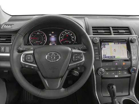 Certified 2017 Toyota Camry SE image 7