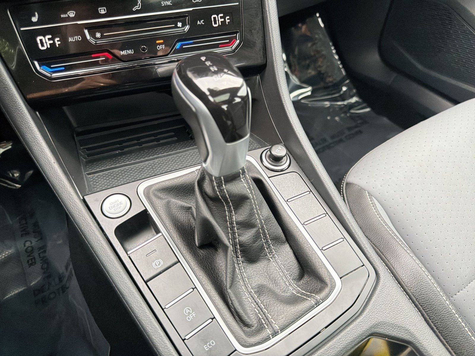 Used 2025 Volkswagen Jetta SE FWD image 20