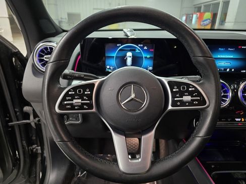 Used 2021 Mercedes-Benz GLB 250 image 17