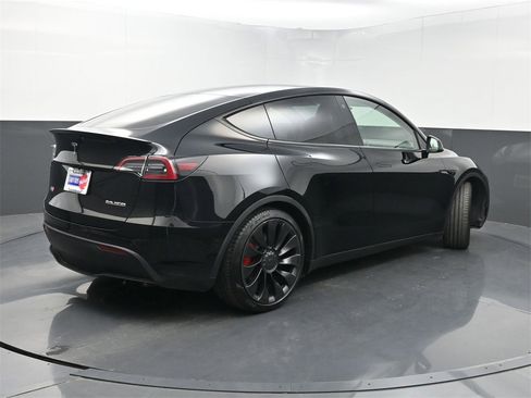 Used 2022 Tesla Model Y Performance image 21