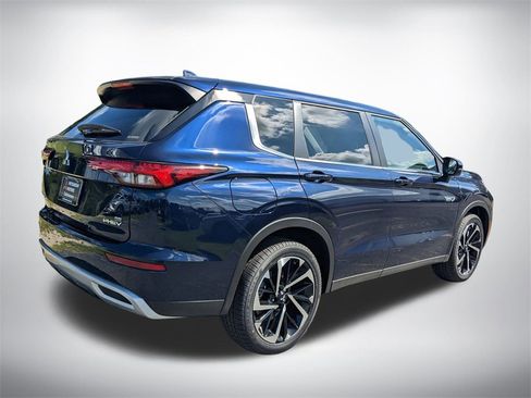 New 2025 Mitsubishi Outlander SE image 4