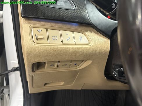 Used 2016 Hyundai Azera Limited image 27