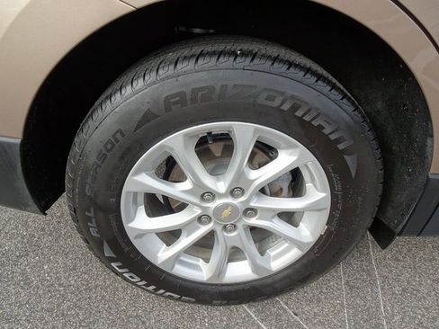 Used 2019 Chevrolet Equinox LT w/ Driver Convenience Package image 33