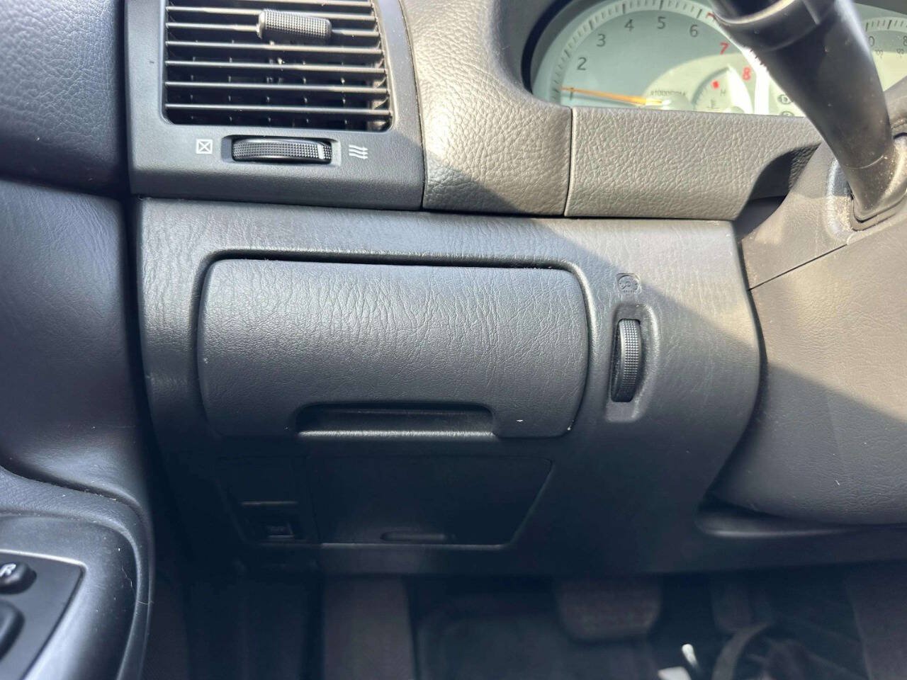 Used 2002 Toyota Camry SE FWD image 24