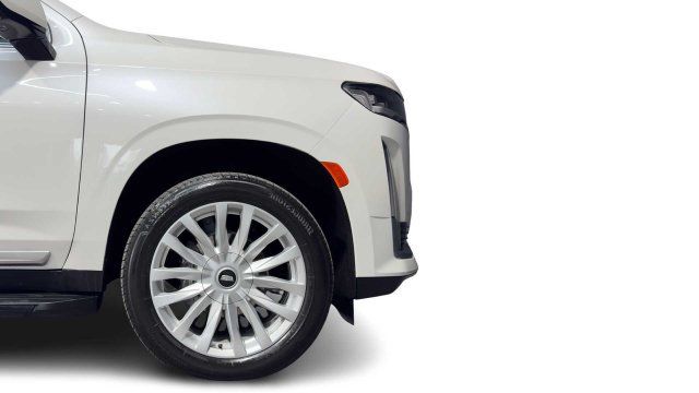 Used 2024 Cadillac Escalade Luxury RWD image 8