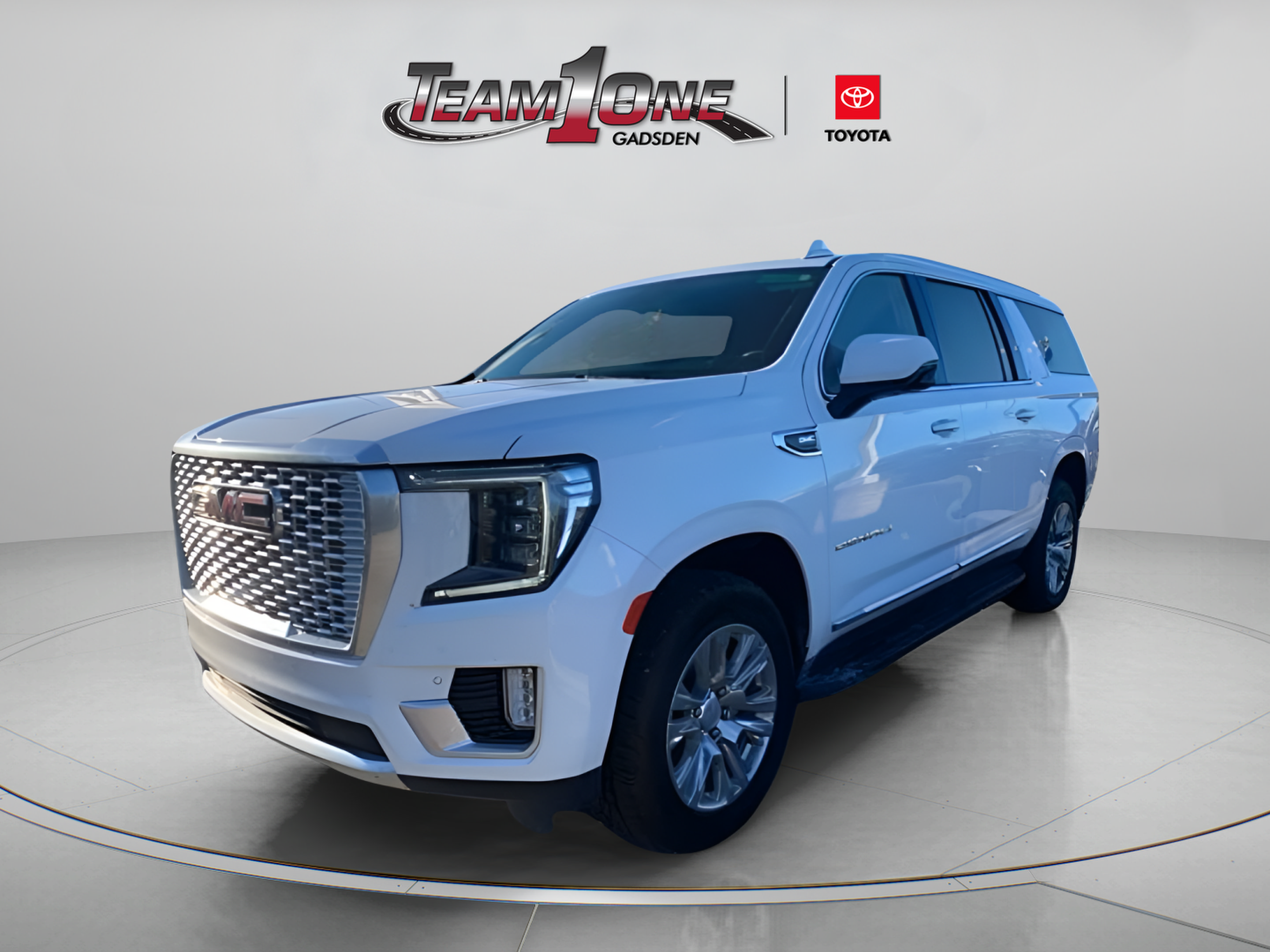Used 2024 GMC Yukon XL Denali RWD image 4
