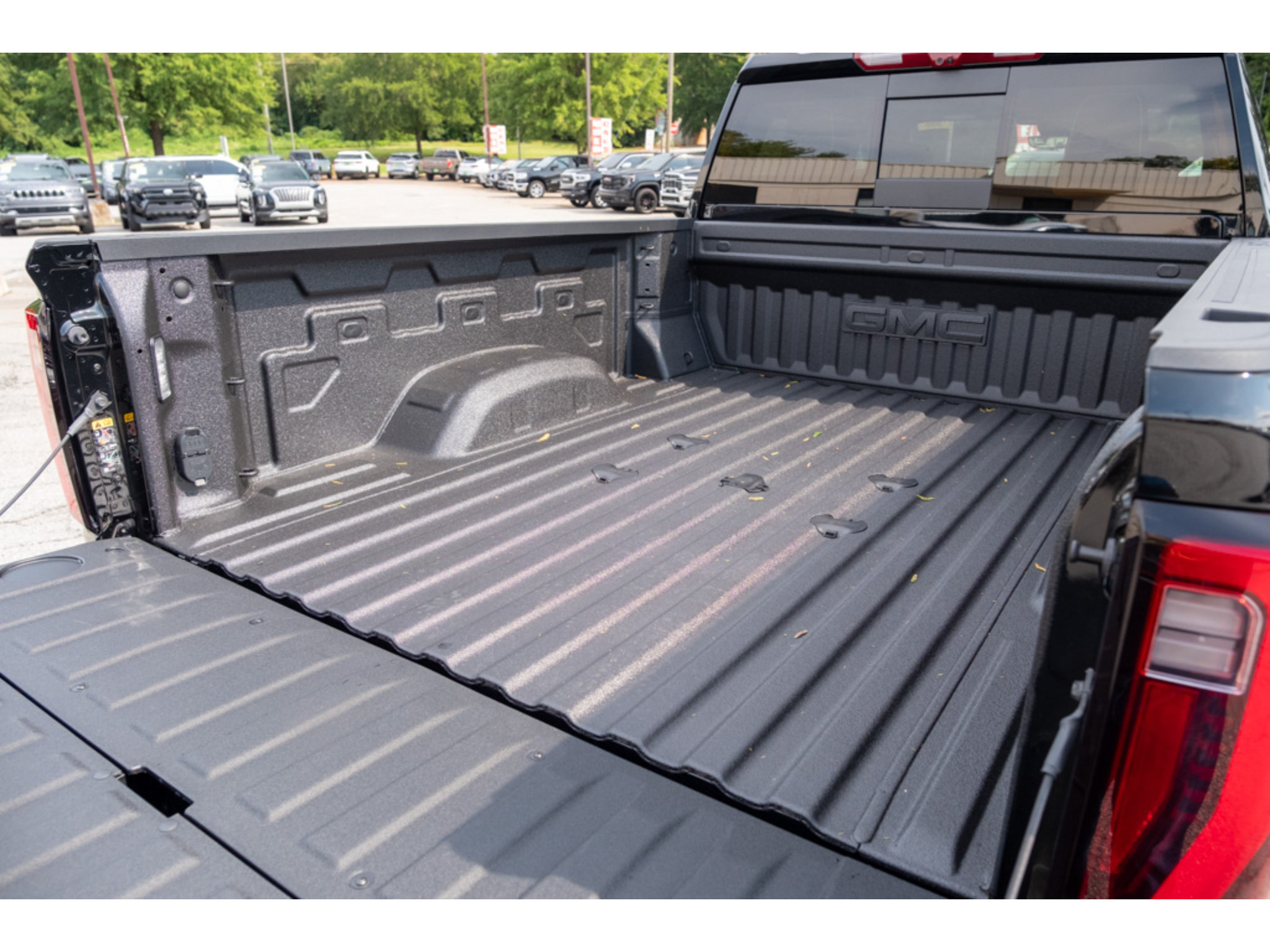 New 2026 GMC Sierra 2500 Denali Ultimate w/ LPO, Black Badging Package AWD/4WD image 35