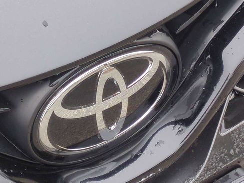 Used 2024 Toyota Camry XSE FWD image 31