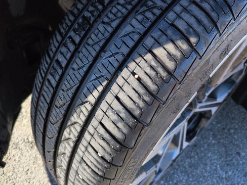 Used 2025 BMW 330i Sedan w/ Convenience Package image 12