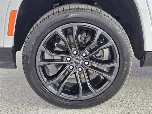 Used 2024 Jeep Grand Wagoneer Series II w/ Quick Order Packagew 28T image 12